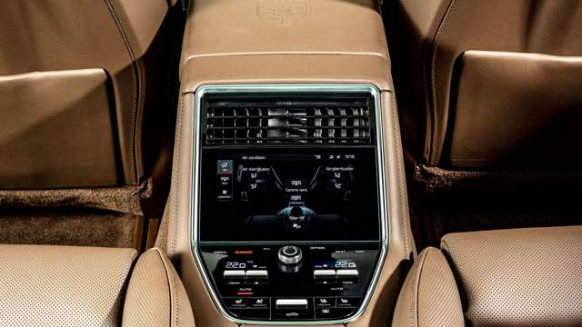 porsche-panamera-turbo-s-2021-technology-goodwood-21092020.jpg