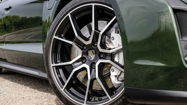 Porsche Taycan Turbo Review Goodwood Test 04.jpg