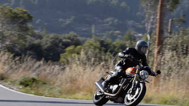 Triumph Speed Twin 1200 review04.jpg