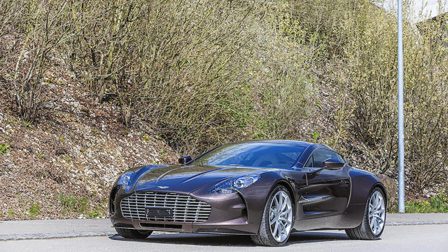 bonhams_aston_martin_one_77_28041601.png