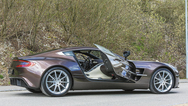 bonhams_aston_martin_one_77_28041606.png