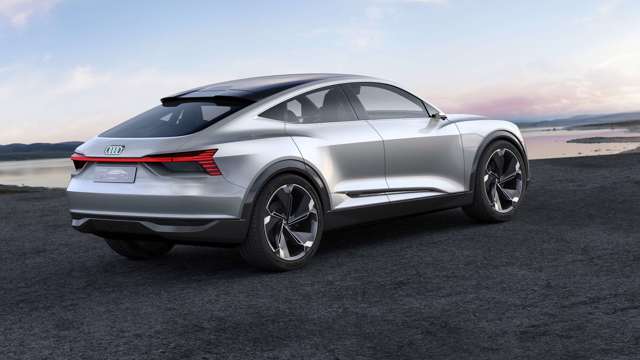 audi_etron_sportback_concept_19042017_05.jpg