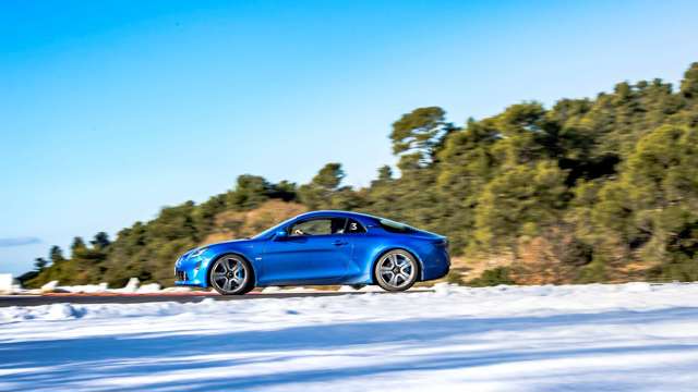 alpine_frst_drive_review_11121729.jpg