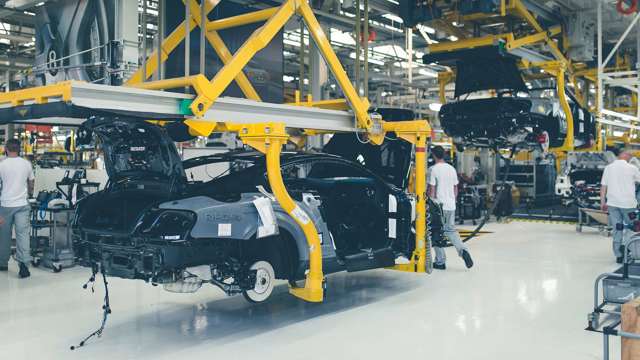 bentley_factory_crewe_03011730.jpg