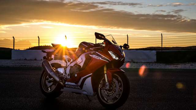 honda_fireblade_sp_28071703.jpg