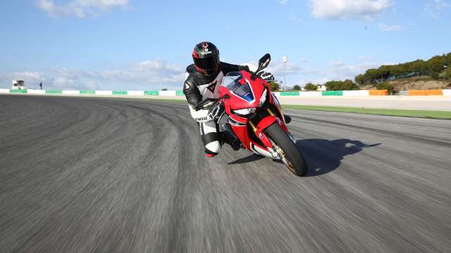 honda_fireblade_sp_28071763.jpg
