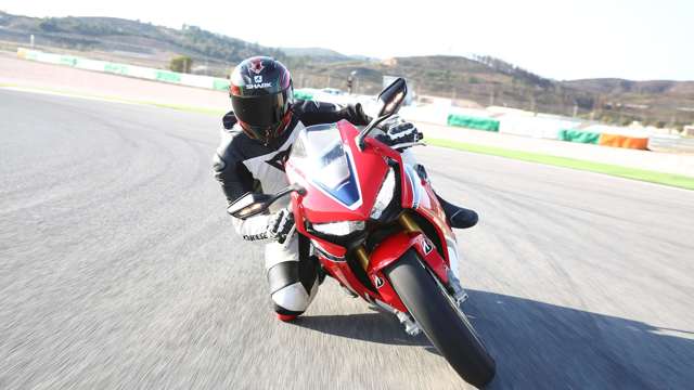 honda_fireblade_sp_28071764.jpg