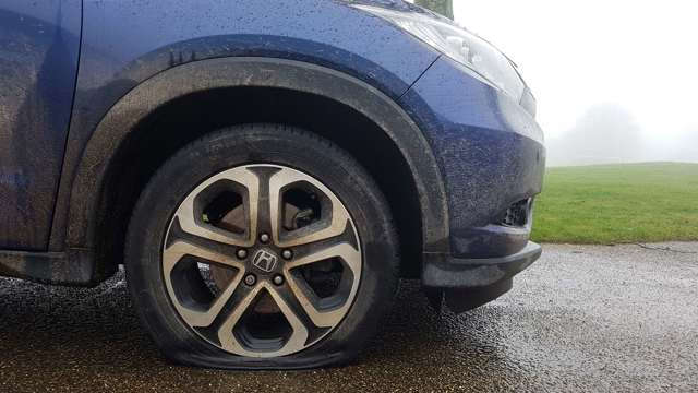 honda_hr_v_puncture_27031701.jpg