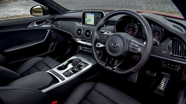 kia_stinger_first_drive_goodwood_30111708.jpg