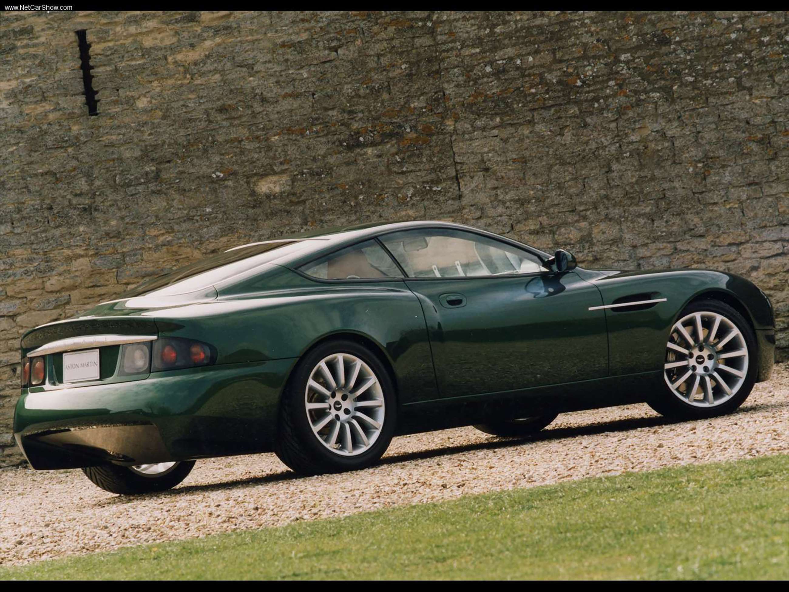 aston_martin_project_vantage_goodwood_11041803.jpg