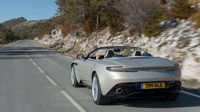 aston_martin_db11_volante_190218109.jpg