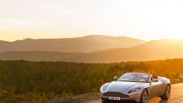 aston_martin_db11_volante_190218163.jpg