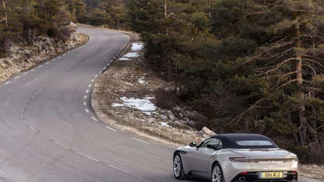 aston_martin_db11_volante_19021857.jpg