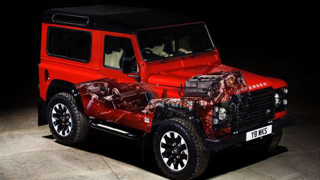 land_rover_defender_v8_reborn_goodwood_17011820.jpg