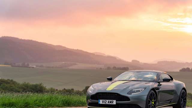 aston_martin_db11_amr_07061808.jpg