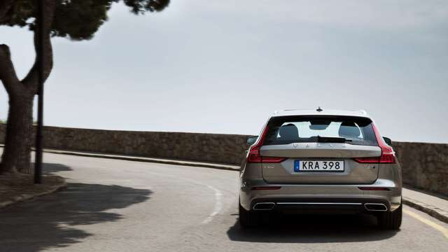 volvo_v60_estate_goodwood_11061821.jpg