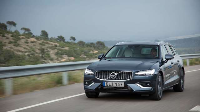 volvo_v60_estate_goodwood_11061827.jpg