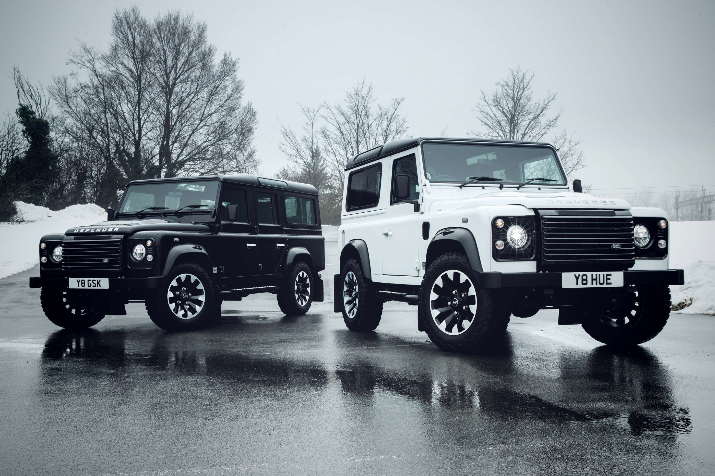 lr-defender-works-v8s_001.jpg