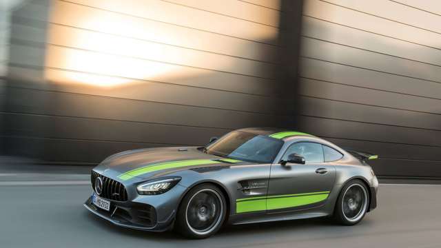 mercedes_amg_gt_pro_30111809.jpg