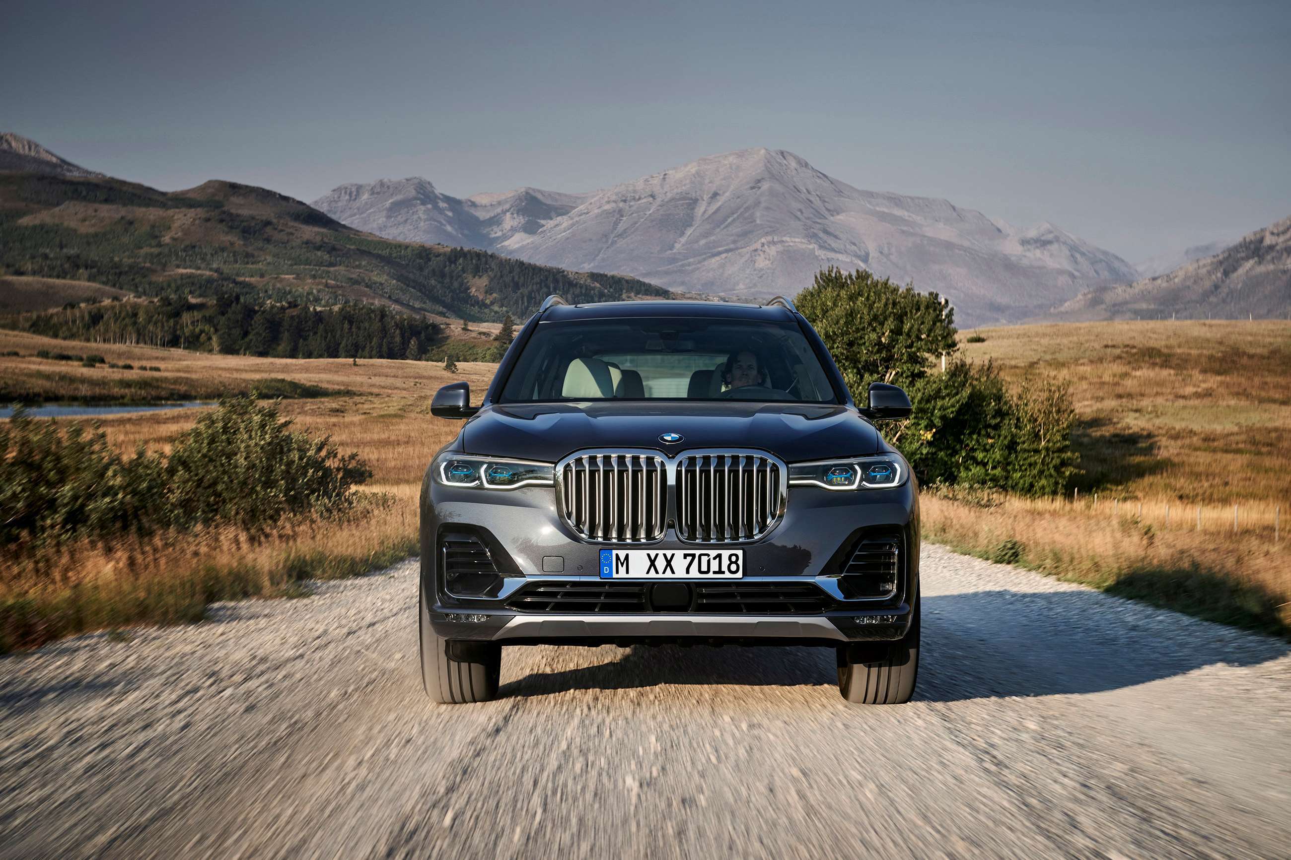 bmw_x7_18101804.jpg