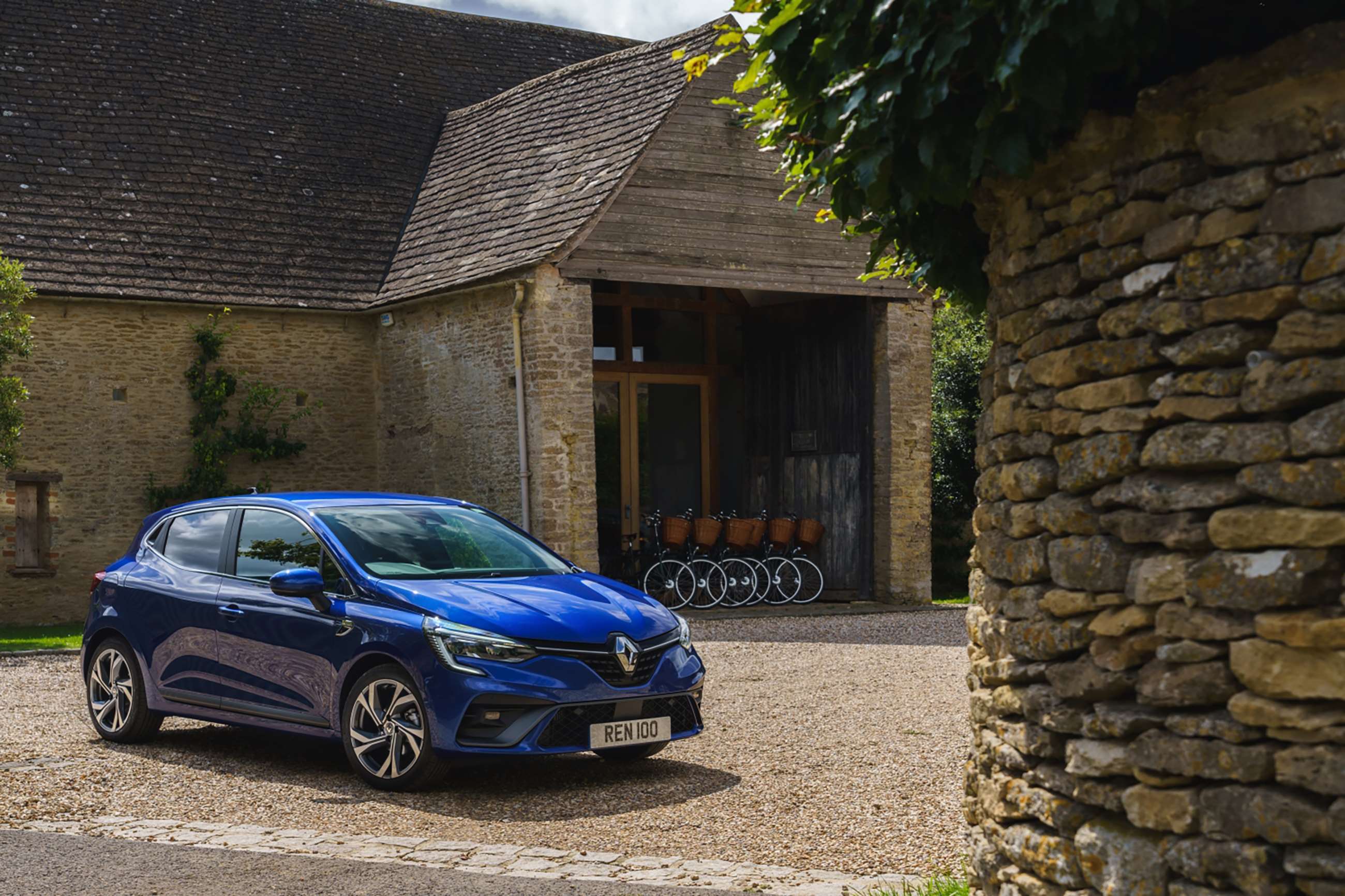 best-cars-of-2019-5-renault-clio-goodwood-06122019.jpg