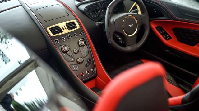 fos2019-aston-vanquish-zagato-lava-pete-summers-goodwood-31071911.jpg