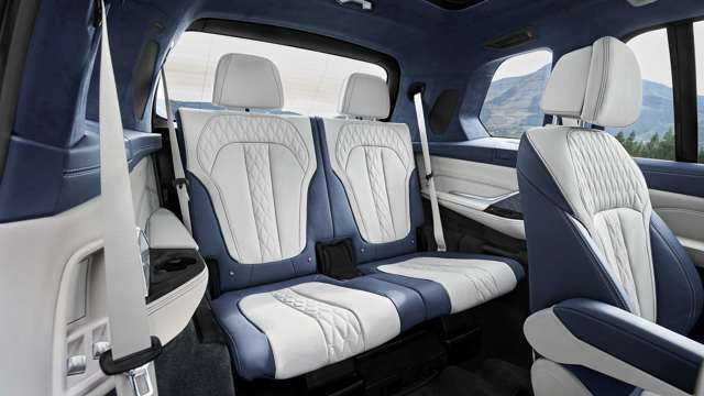 bmw-x7-2019-seats-goodwood-28032019.jpg