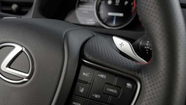 lexus-ux-250h-f-sport-2019-paddles-goodwood-12032019.jpg