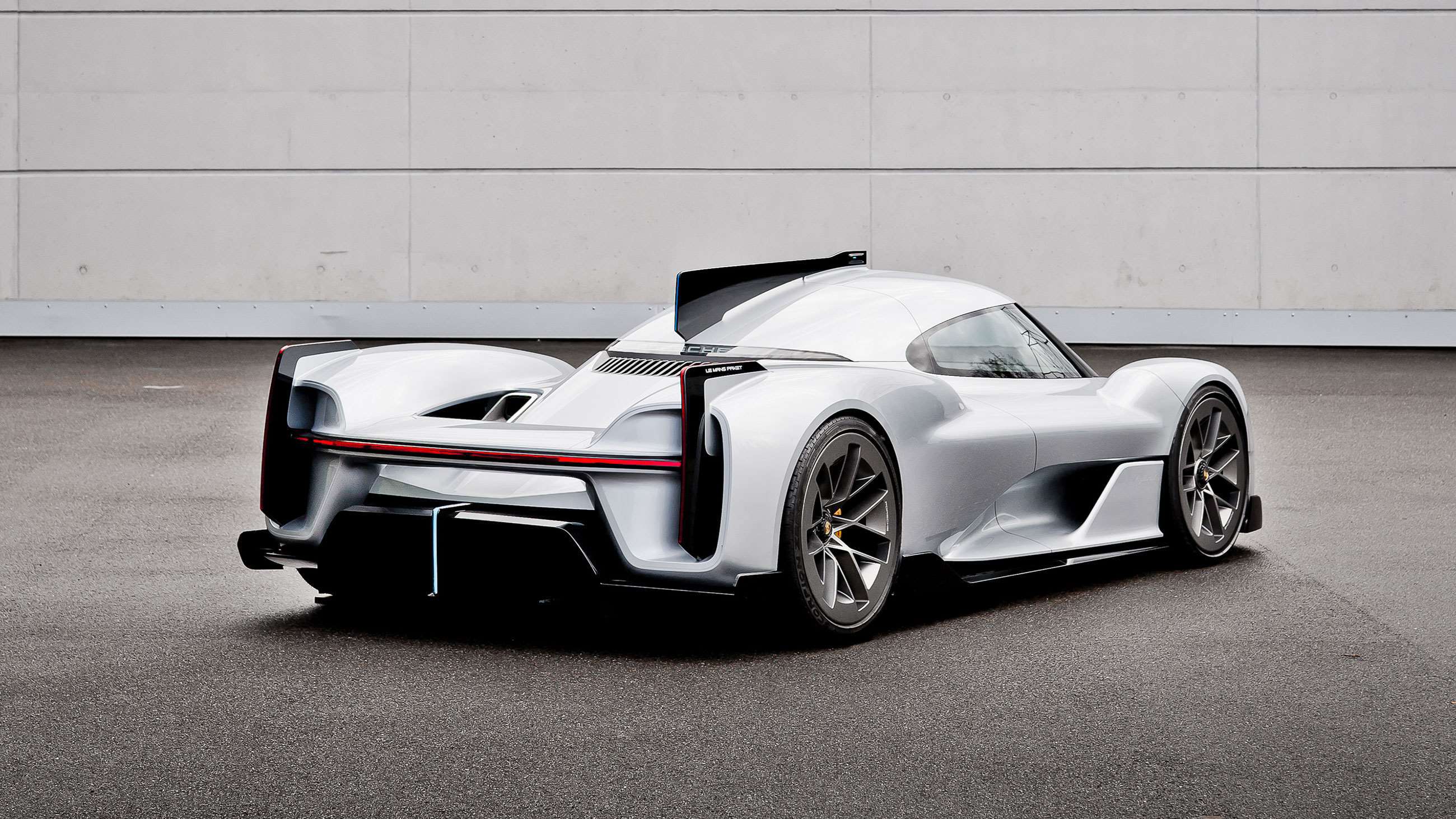 porsche-919-hybrid-road-car-919-street-concept-goodwood-12112020.jpg