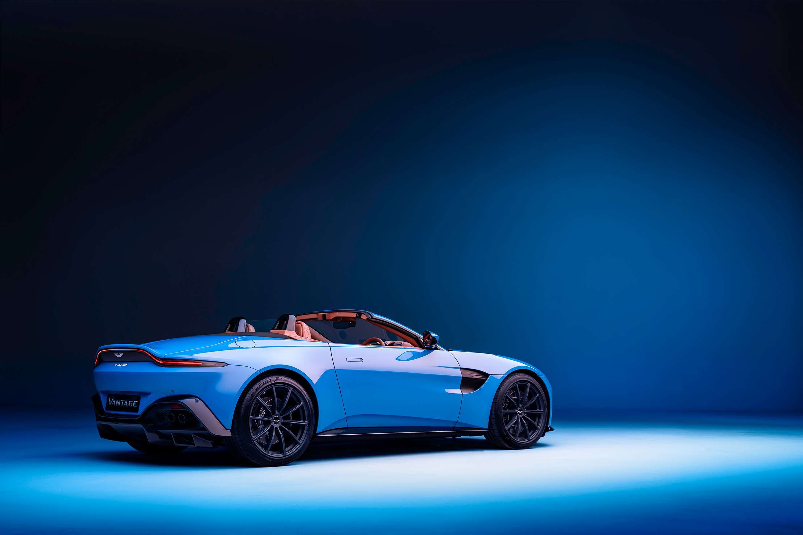 aston-martin-vantage-roadster-2020-goodwood-12012020.jpg