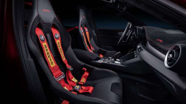 alfa-romeo-giulia-gta-interior-goodwood-02032020.jpg