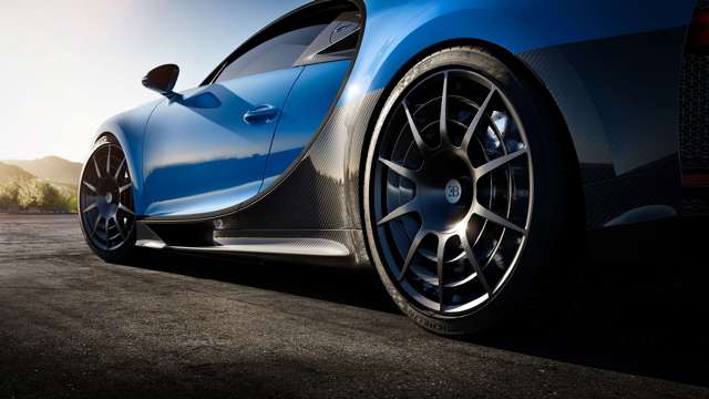 bugatti-chiron-pur-sport-rear-left-low-wheeljpg.jpg