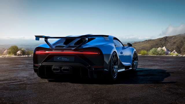 bugatti-chiron-pur-sport-rear-right-rear-wing.jpg