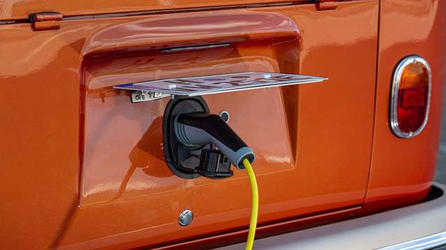 volkswagen-e-bulli-electric-camper-charging-goodwood-24032020.jpg