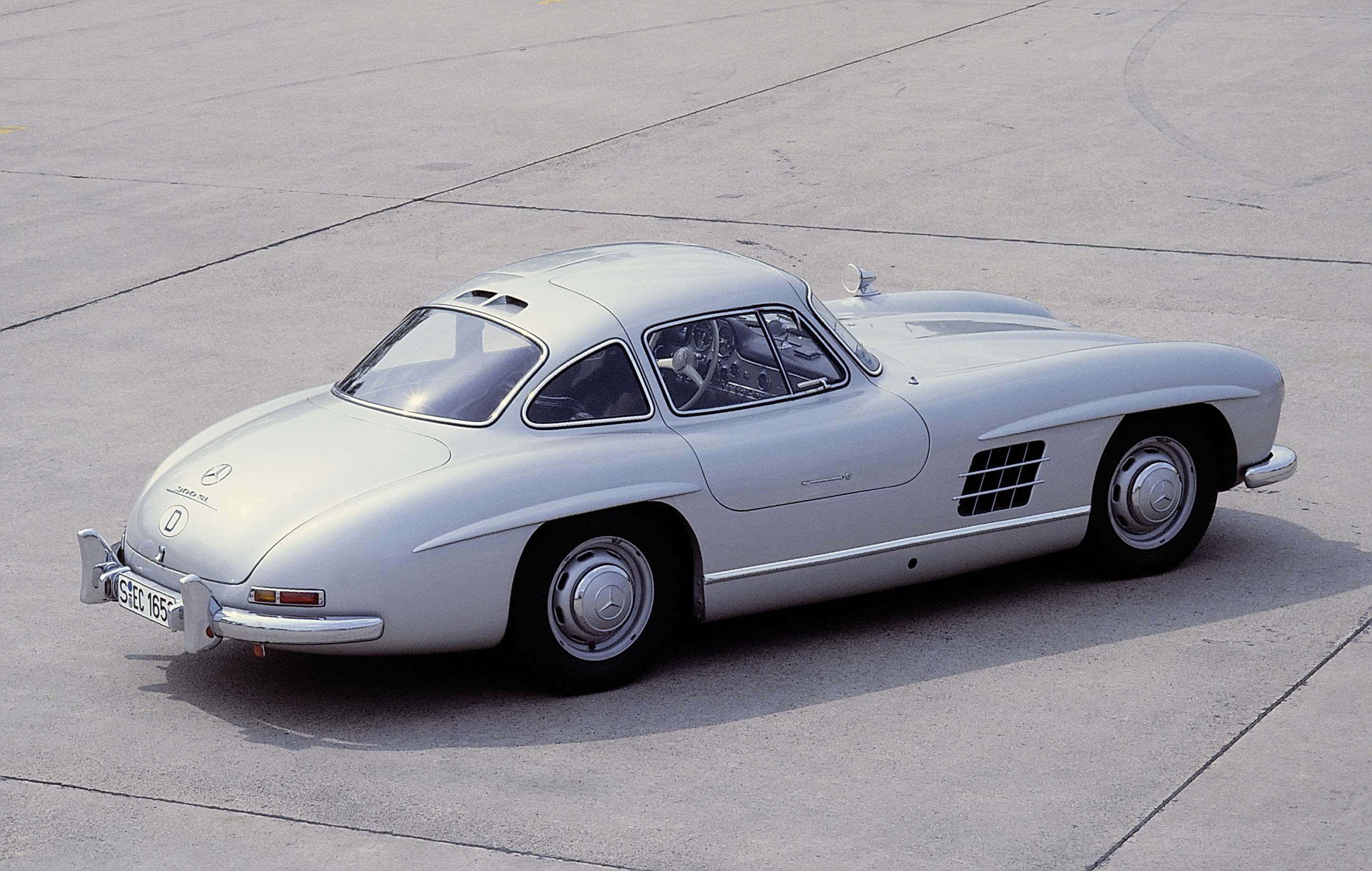 mercedes-300-sl-gullwing-1955-goodwood-24042020.jpg