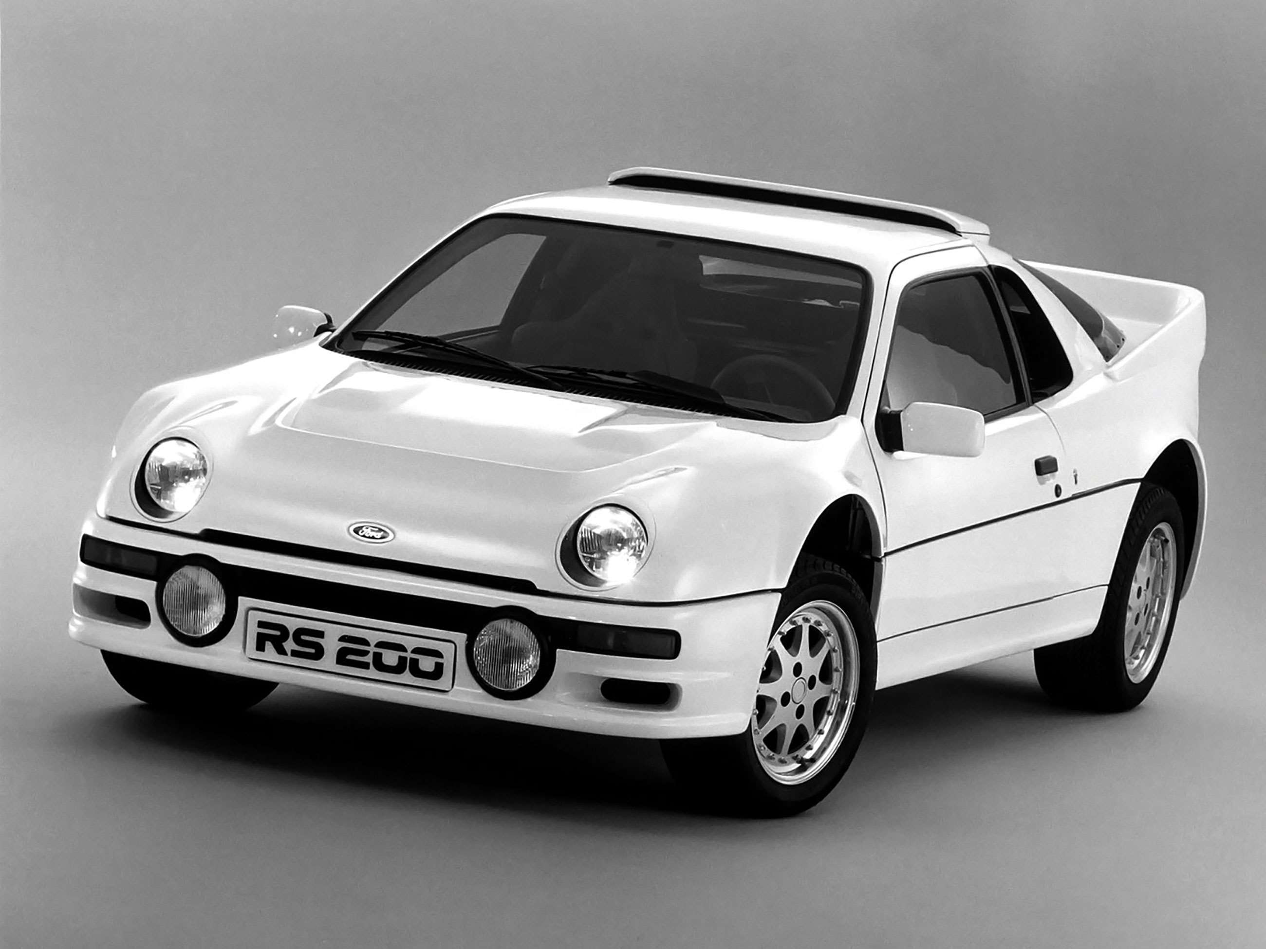 the-eight-best-ford-rs-cars-3-ford-rs200-goodwood-24042020.jpg