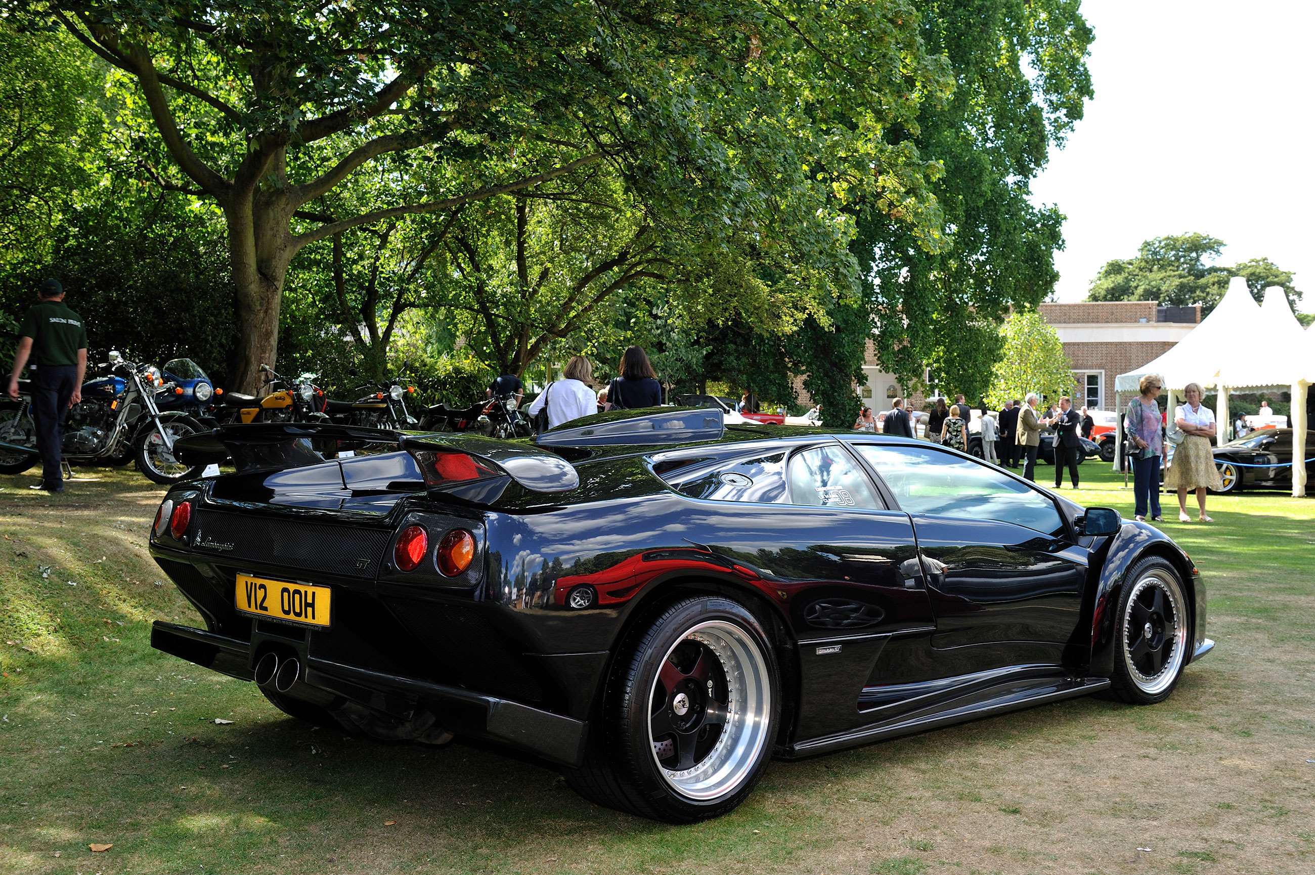 best-nineties-supercars-2-lamborghini-diablo-gt-goodwood-17042020.jpg