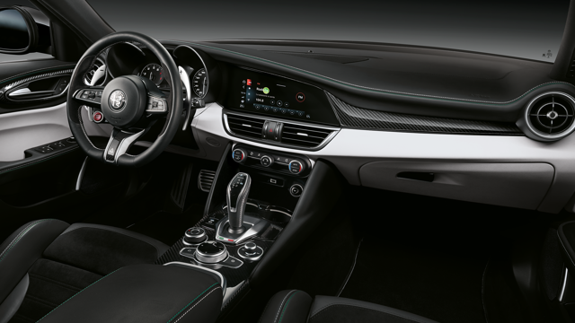 alfa-romeo-stelvio-quadrifoglio-giulia-quadrifoglio-2020-interior-goodwood-07052020.png