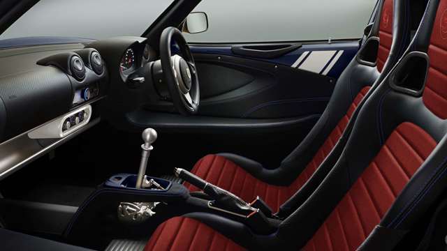 lotus-elise-classic-heritage-edition-blue-white-interior-goodwood-06052020.jpg