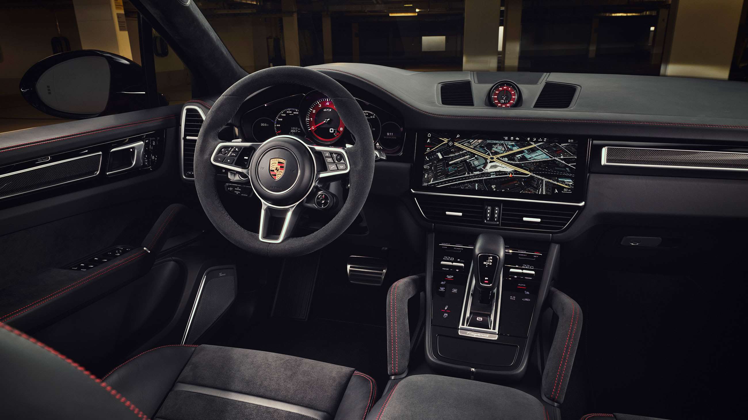 porsche-cayenne-gts-interior-2020-goodwood-12062020.jpg