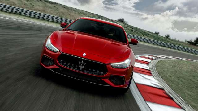 33_maserati_ghibli_trofeo1.jpg
