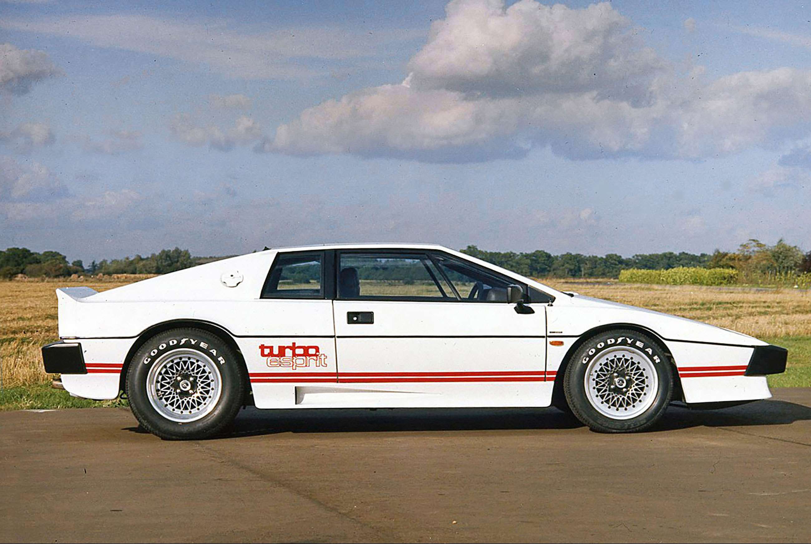 best-lotus-road-cars-4-lotus-esprit-turbo-goodwood-27012021.jpg