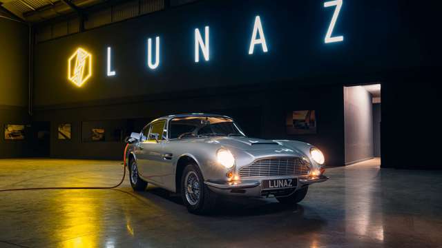 lunaz-electric-aston-martin-db601.jpg