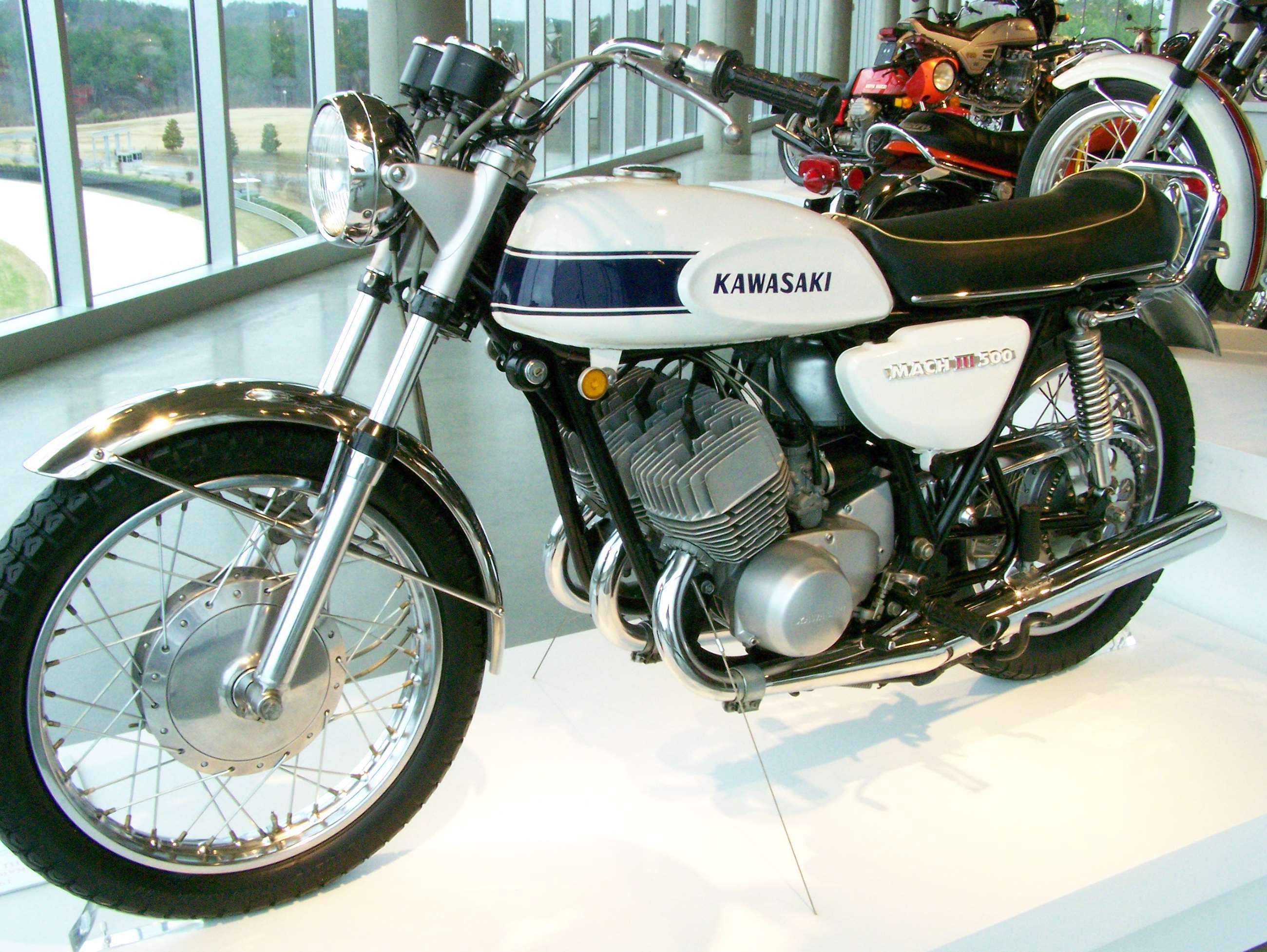kawasaki-h1-mach-iii-coolest-motorcycles-of-the-1970s-goodwood-03022105.jpg