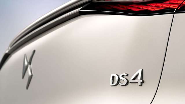 ds-4-badge-goodwood-03022021.jpg