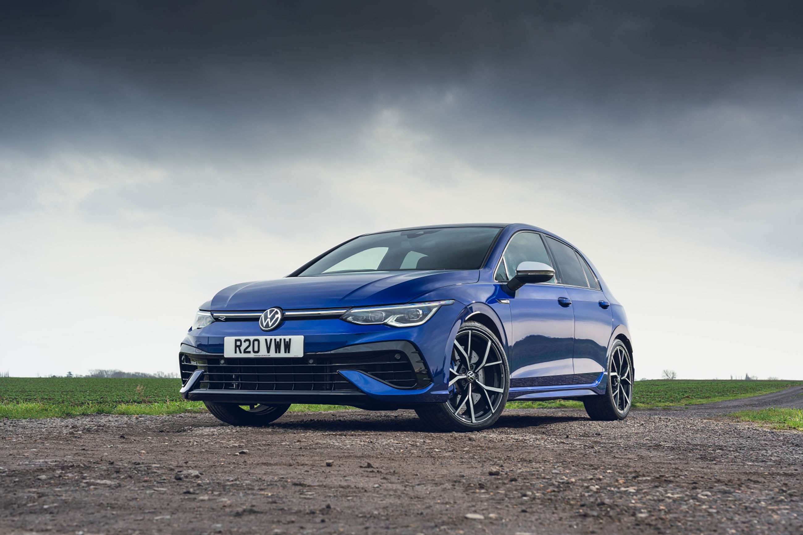 best-awd-cars-2021-1-vw-golf-r-goodwood-19052021.jpg