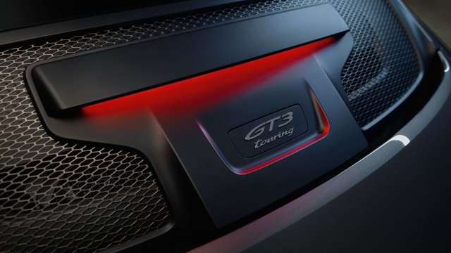 porsche-911-gt3-touring-badge-goodwood-16062021.jpg