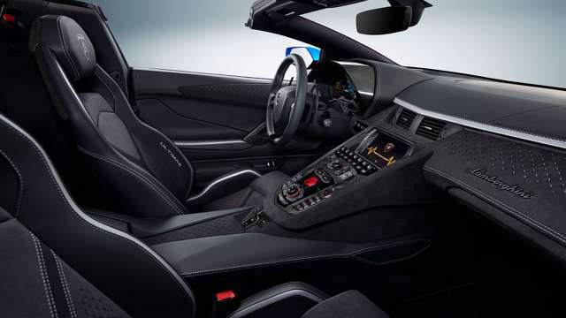 lamborghini-aventador-ultimae-interior-goodwood-07072021.jpg