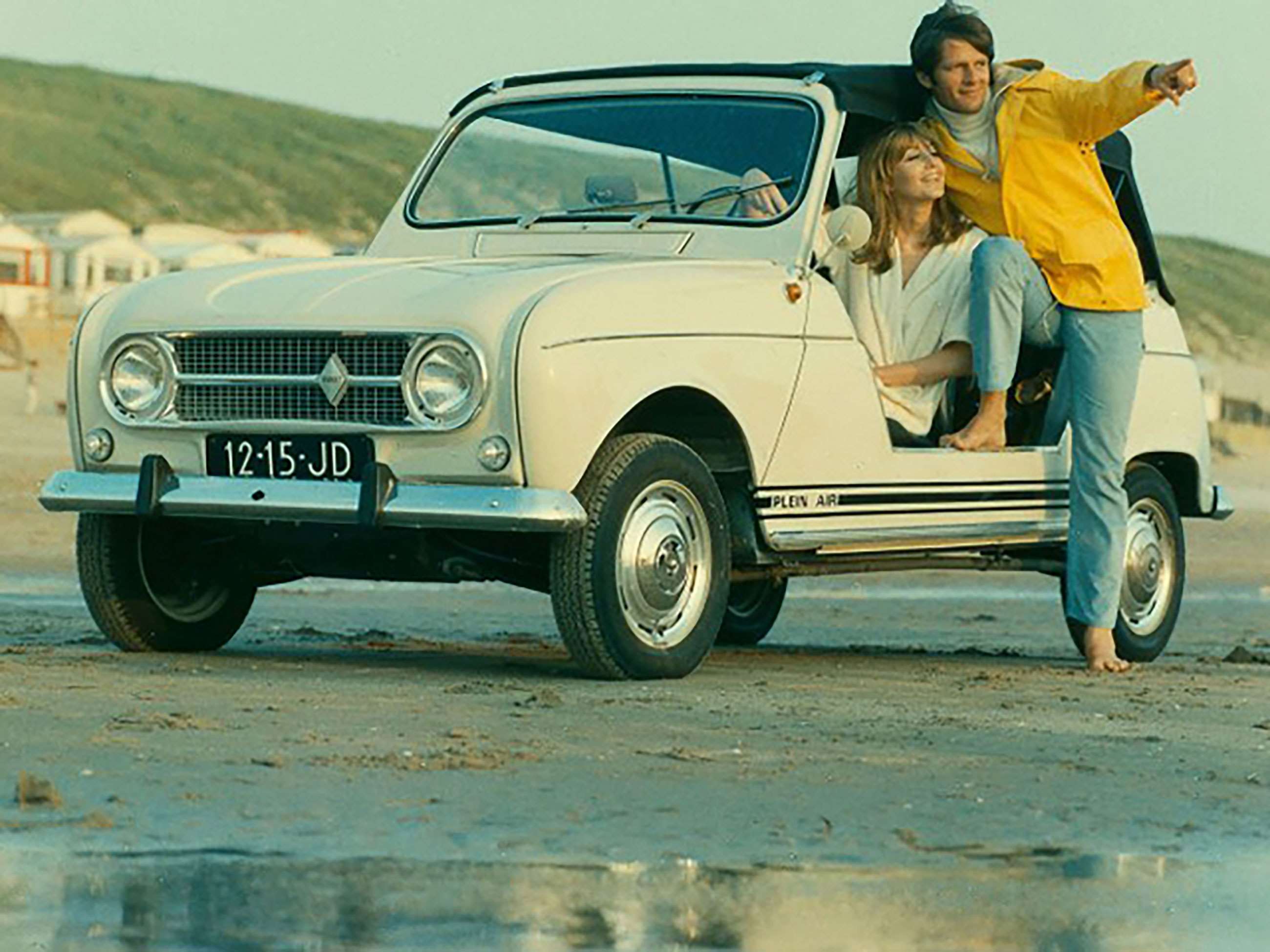 best-beach-cars-5-renault-4-plein-air-sinpar-goodwood-06082021.jpg