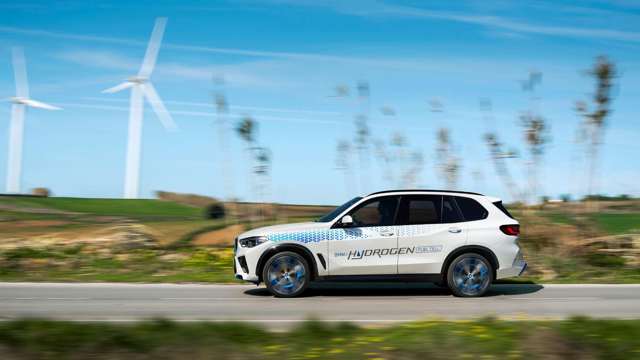 bmw_ix5_hydrogen_goodwood_3011-highres.jpg